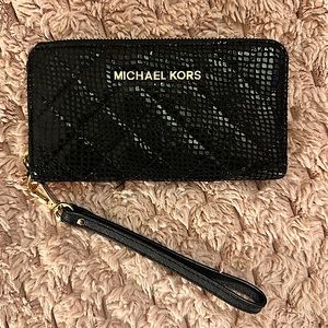 EUC Michael Kors wallet